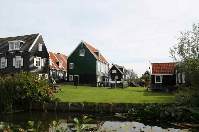 Descubre cómo llegar a Edam desde Amsterdam de la forma más sencilla y económica. ¡No te pierdas esta encantadora ciudad holandesa! #amsterdam #edam #viajes